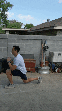 male demonstrating walking lunges